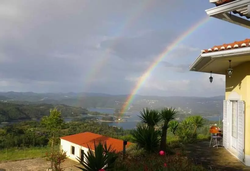 Aamiaismajoitus (B&B) Casa Do Trovador