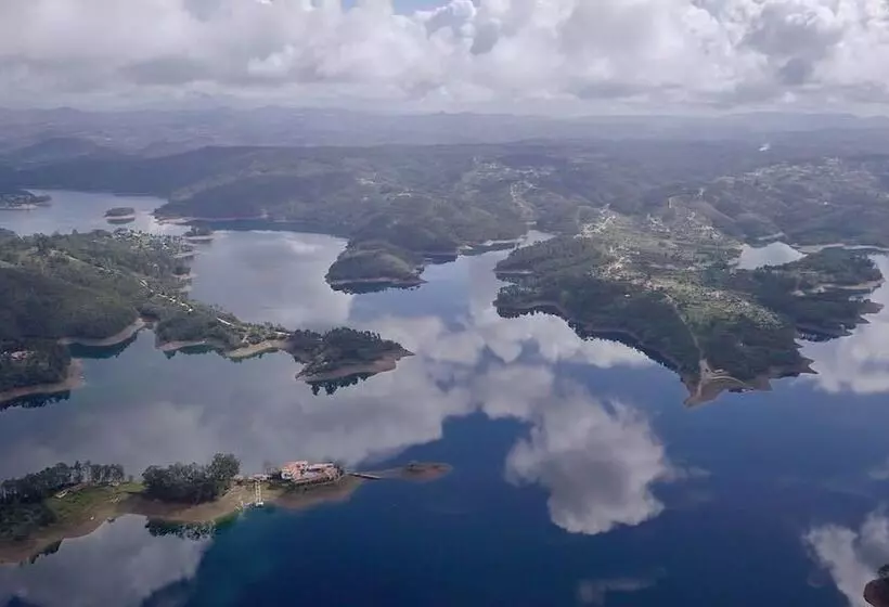 Aamiaismajoitus (B&B) Casa Do Trovador