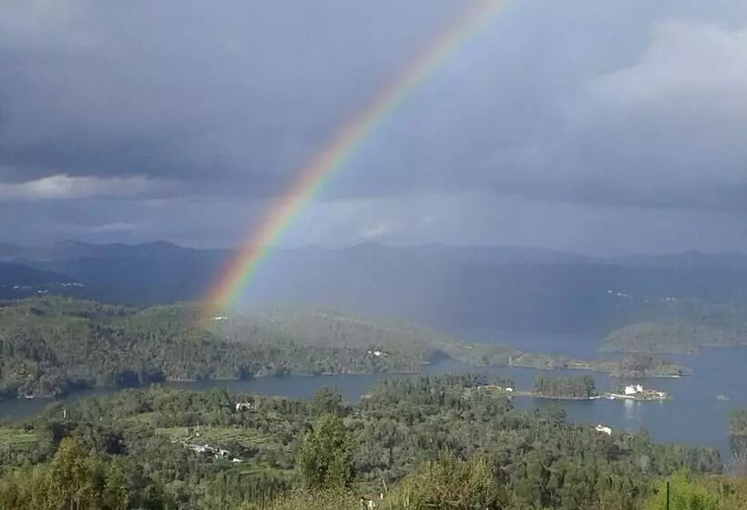 Aamiaismajoitus (B&B) Casa Do Trovador