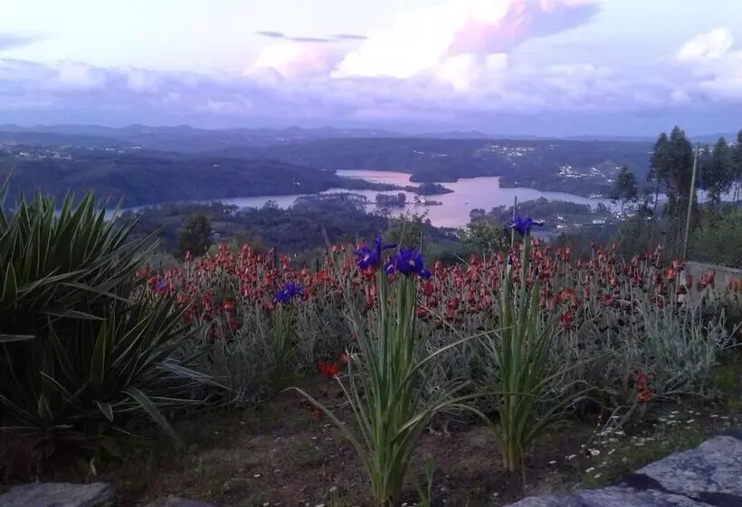 Aamiaismajoitus (B&B) Casa Do Trovador