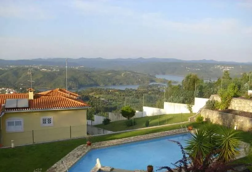 Aamiaismajoitus (B&B) Casa Do Trovador