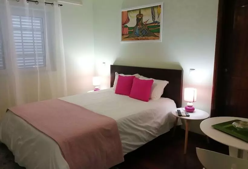 Aamiaismajoitus (B&B) Casa Do Trovador