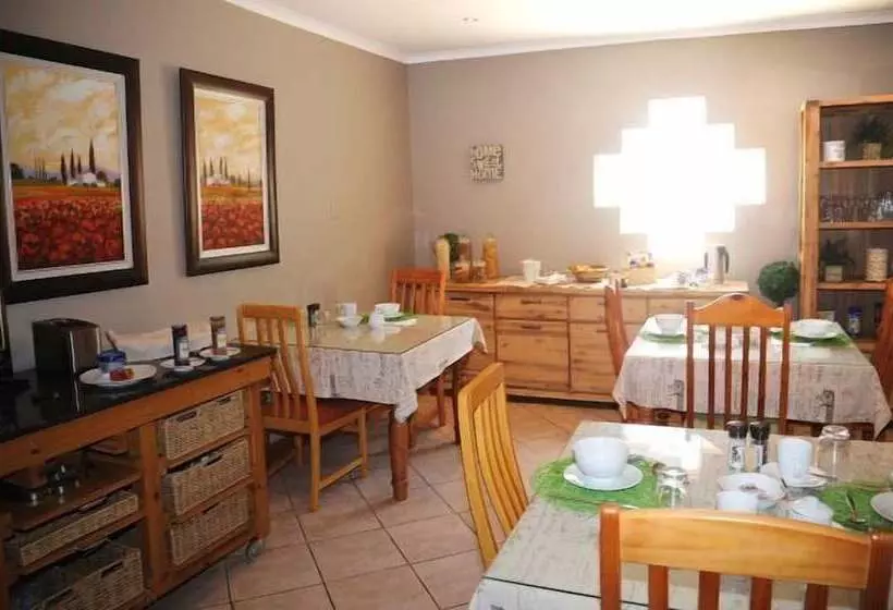 Aamiaismajoitus (B&B) D Vine Guest House