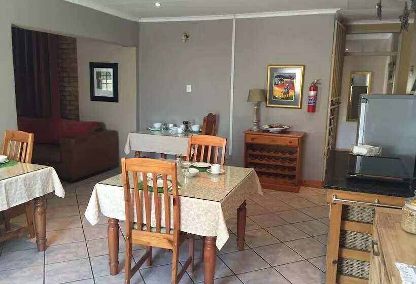 Aamiaismajoitus (B&B) D Vine Guest House