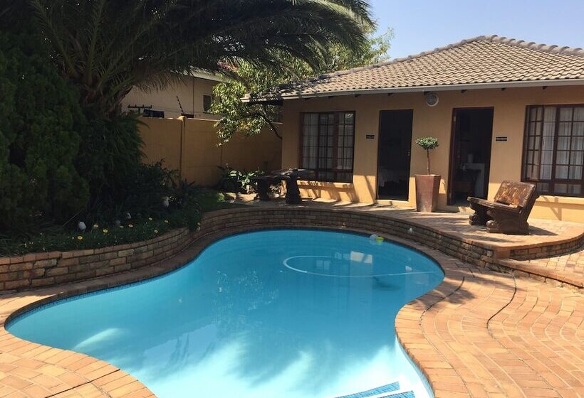 مبيت وإفطار D Vine Guest House