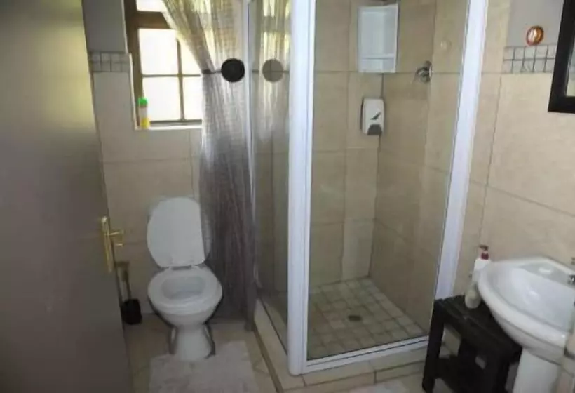 Aamiaismajoitus (B&B) D Vine Guest House