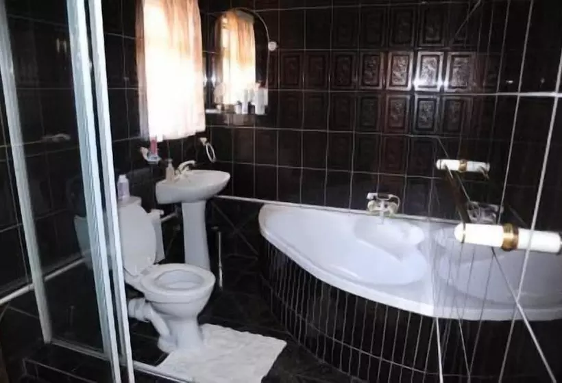 Aamiaismajoitus (B&B) D Vine Guest House