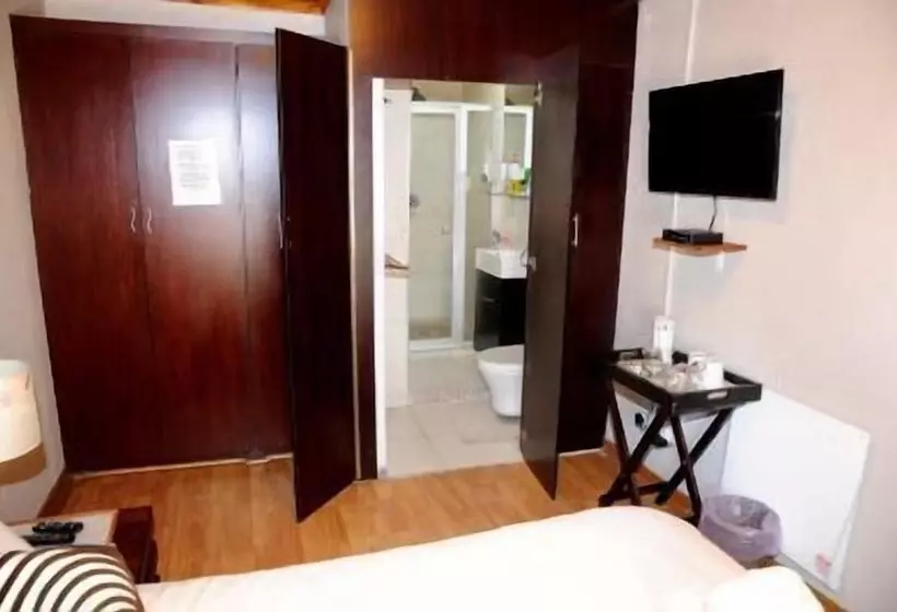 Aamiaismajoitus (B&B) D Vine Guest House