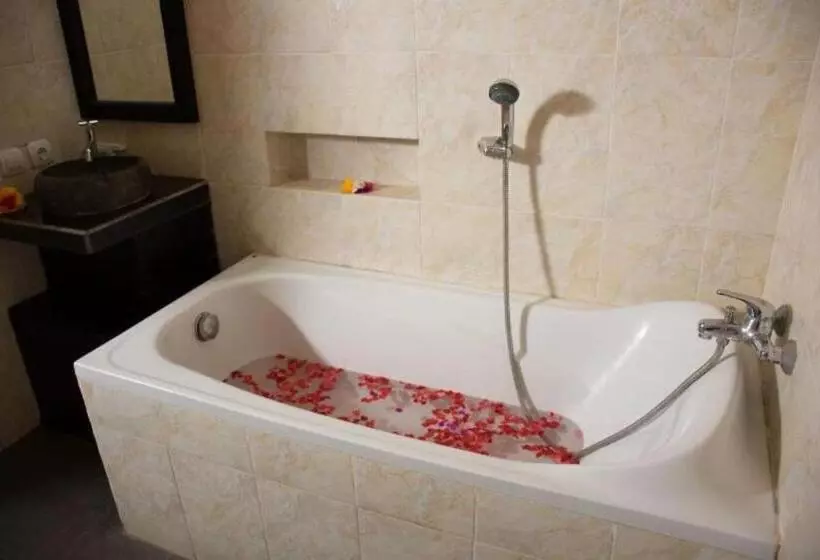 Hotelli The Galuh Pekutatan