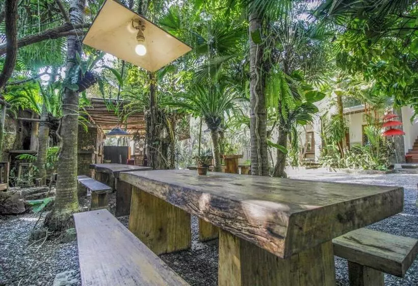 Hotelli The Galuh Pekutatan