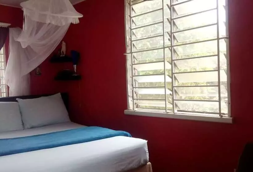 Kingsworth Bed And Breakfast