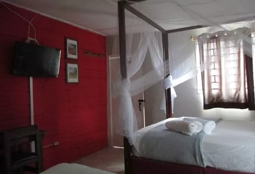 Kingsworth Bed And Breakfast