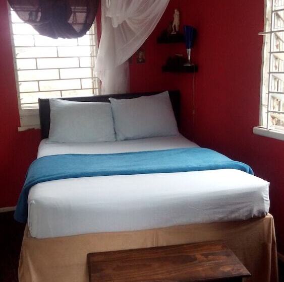 Kingsworth Bed And Breakfast