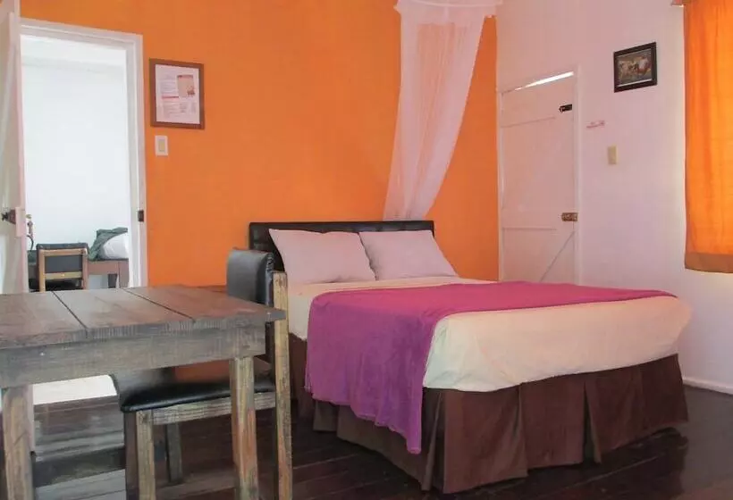 Kingsworth Bed And Breakfast