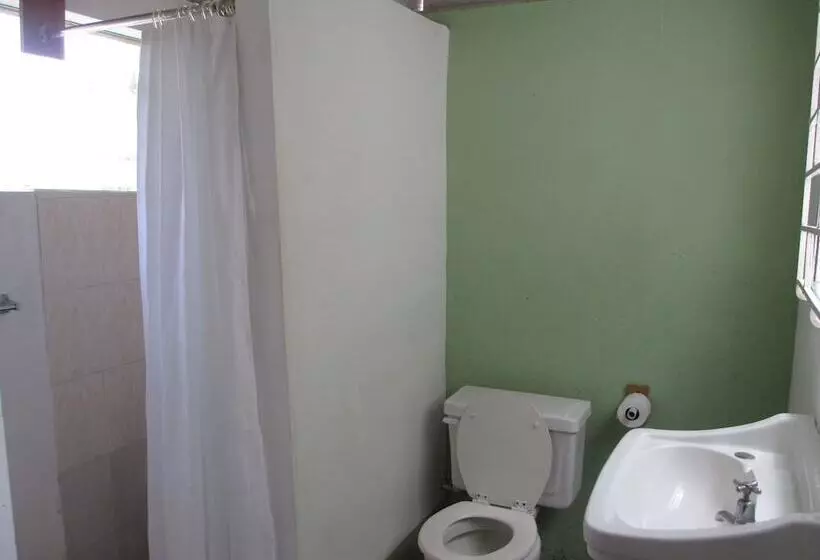 Kingsworth Bed And Breakfast