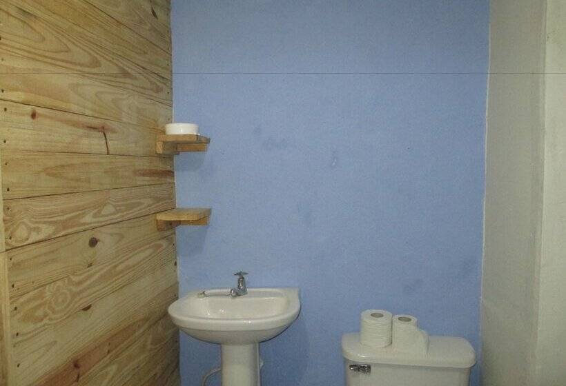 Kingsworth Bed And Breakfast