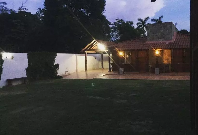 ペンション Los Fundadores Estancia Ecológica