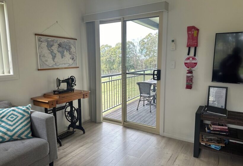 Blueberry Hills On Comleroy Farmstay   Self Contained Cottages