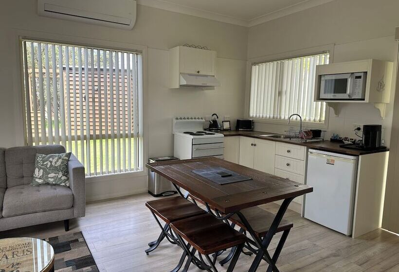 Blueberry Hills On Comleroy Farmstay   Self Contained Cottages