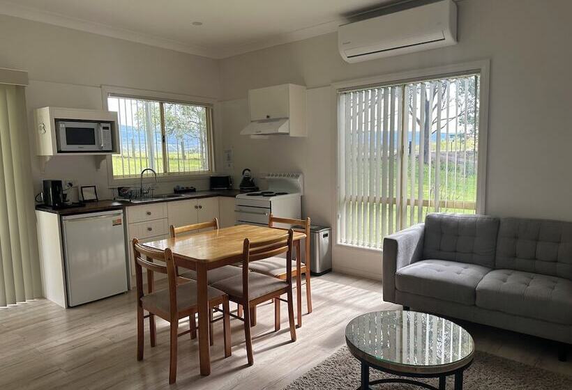 Blueberry Hills On Comleroy Farmstay   Self Contained Cottages