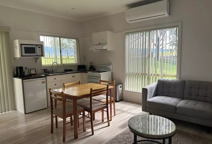 Blueberry Hills On Comleroy Farmstay   Self Contained Cottages