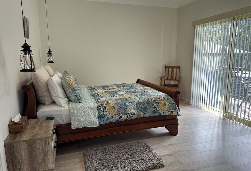 Blueberry Hills On Comleroy Farmstay   Self Contained Cottages