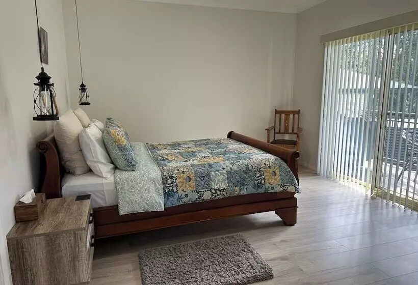 Blueberry Hills On Comleroy Farmstay   Self Contained Cottages