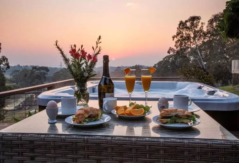 Blueberry Hills On Comleroy Farmstay   Self Contained Cottages