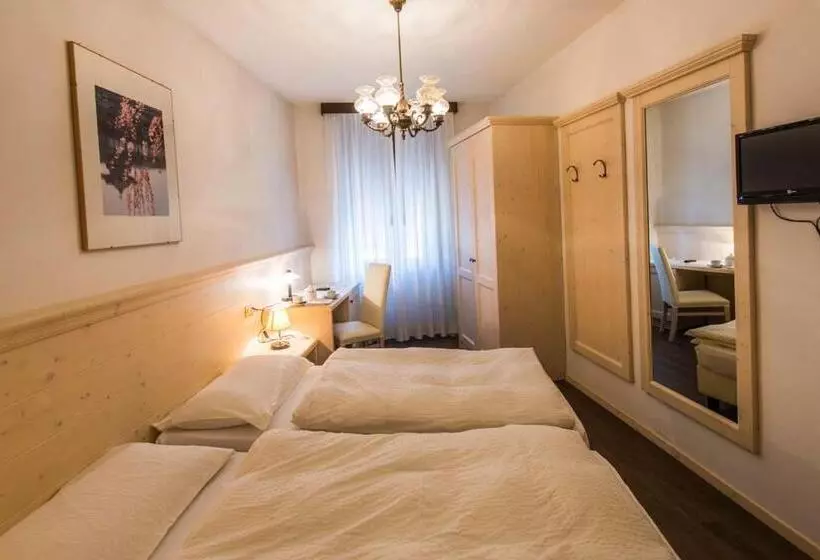 Hotelli Albergo Antica Rosa