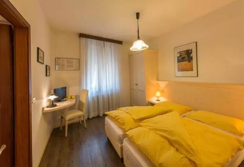 Hotelli Albergo Antica Rosa