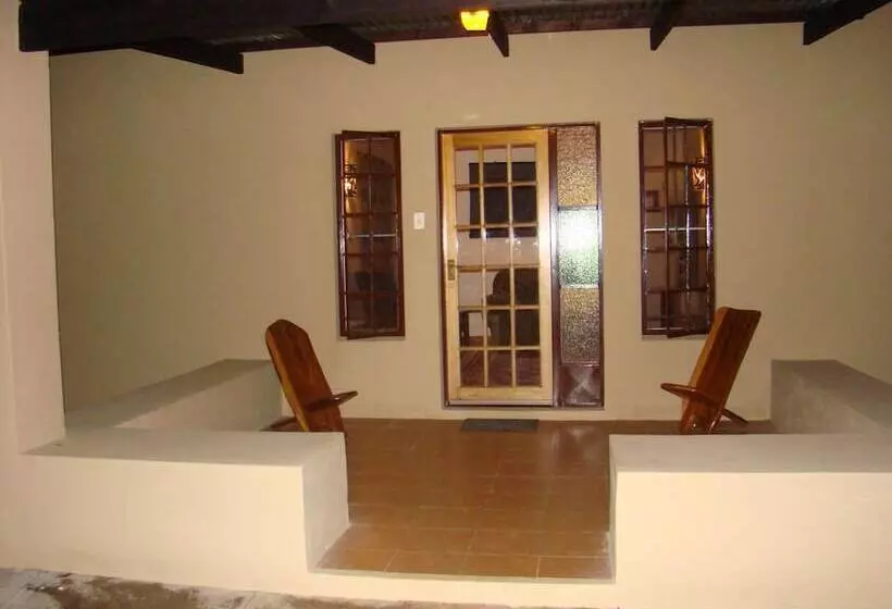 Hotelli Muweti Bush Lodge