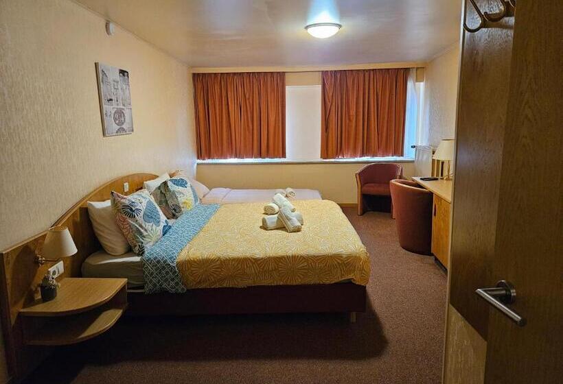 هتل Op Der Bleech