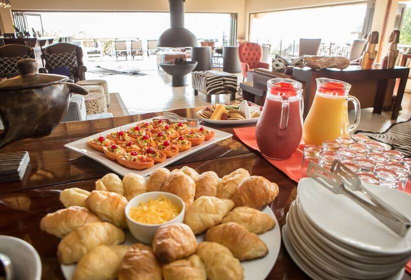 ホテル Umzolozolo Private Safari Lodge & Spa