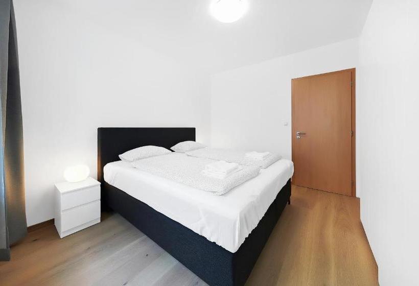 Krakovska Cr Apartments