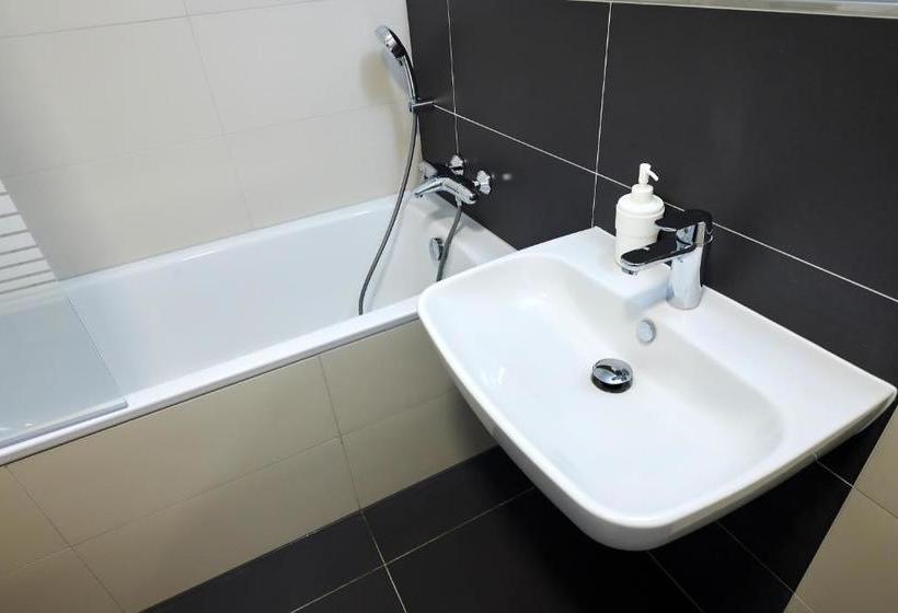 Krakovska Cr Apartments