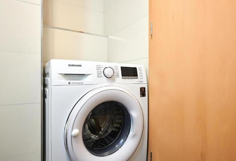 Krakovska Cr Apartments