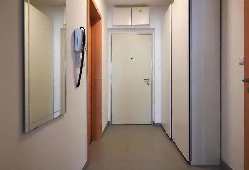 Krakovska Cr Apartments