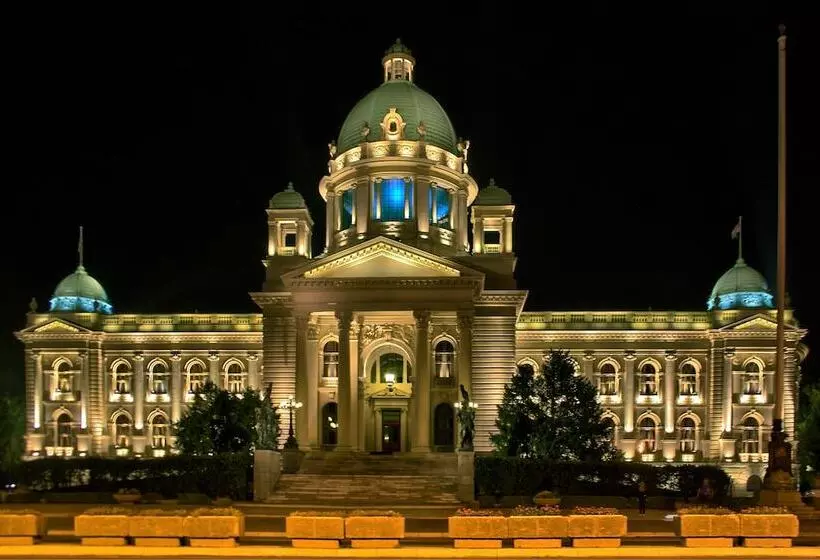 پانسیون Dominic Smart & Luxury Suites  Parliament