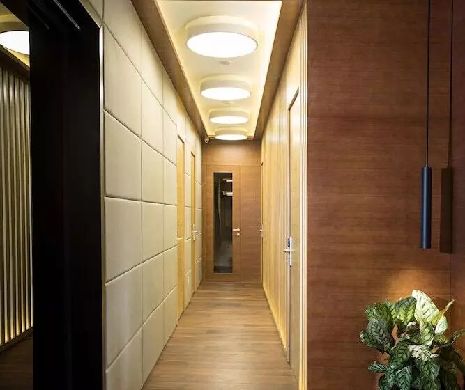 پانسیون Dominic Smart & Luxury Suites  Parliament