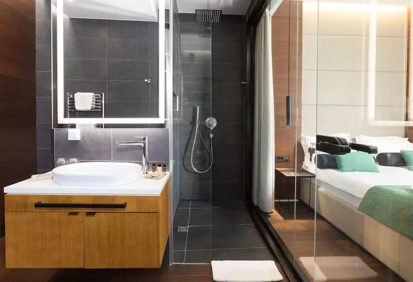 پانسیون Dominic Smart & Luxury Suites  Parliament