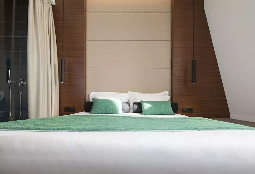 پانسیون Dominic Smart & Luxury Suites  Parliament