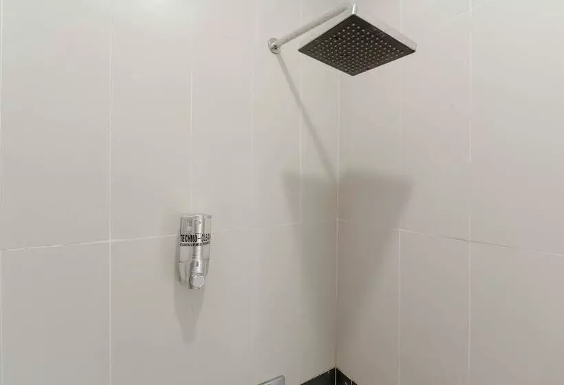 Majatalo Reddoorz Near Exit Toll Bogor