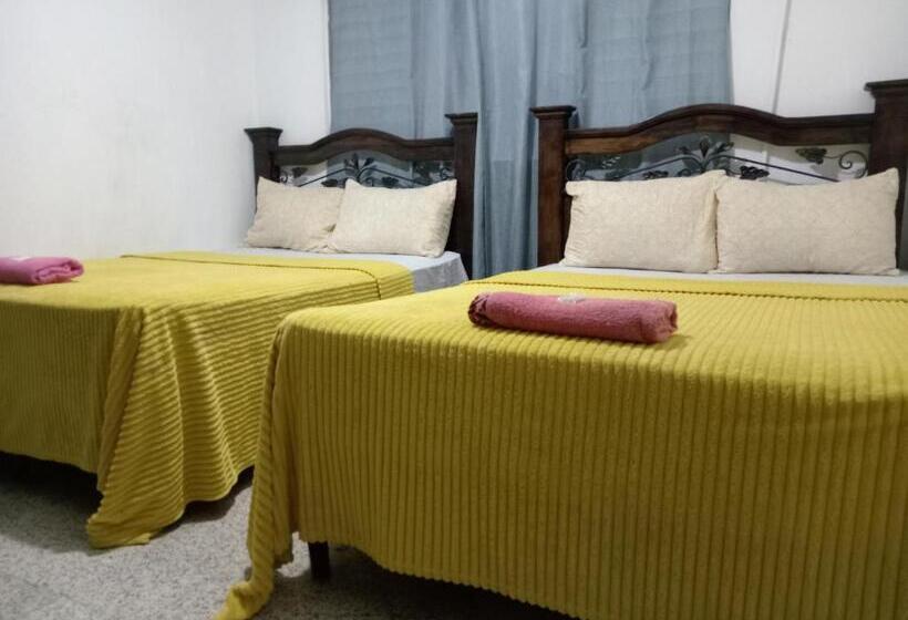 هاستل Historico Maya