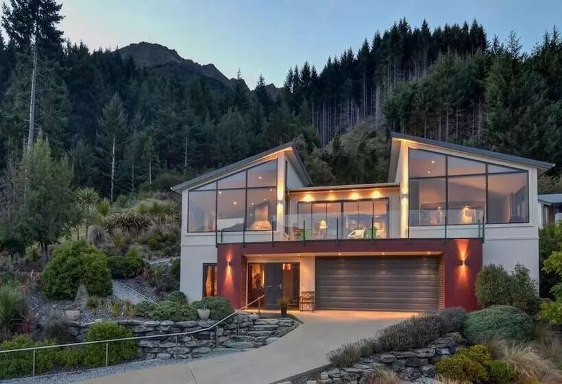 Aries Lake View Villa
