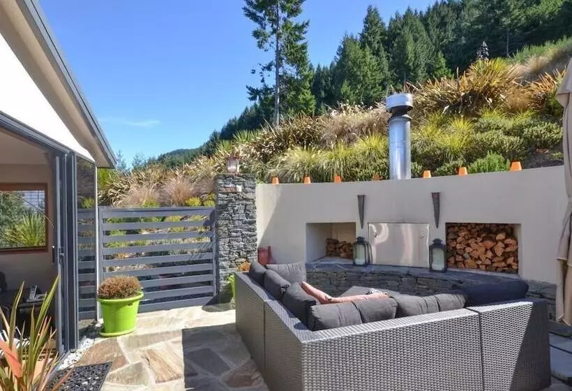Aries Lake View Villa