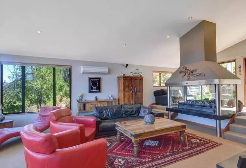 Aries Lake View Villa