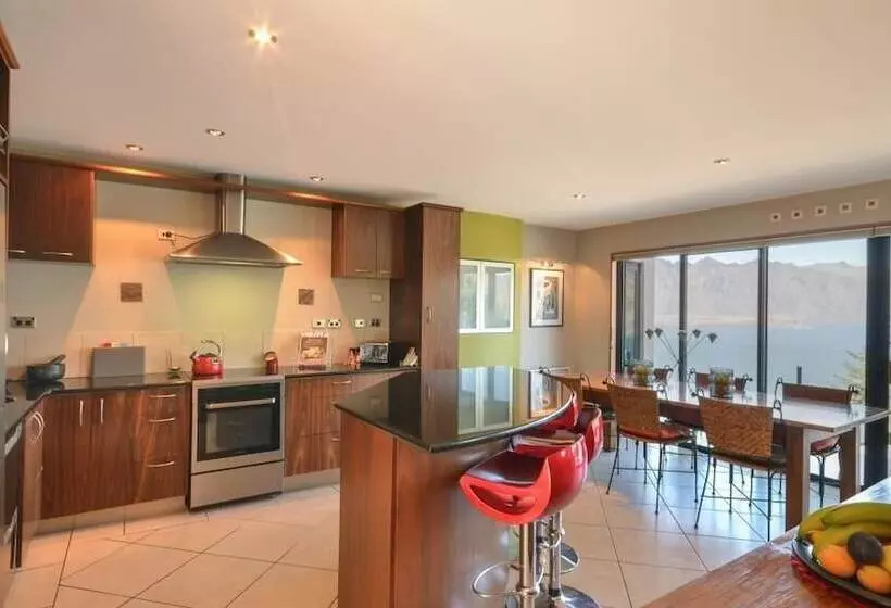 Aries Lake View Villa