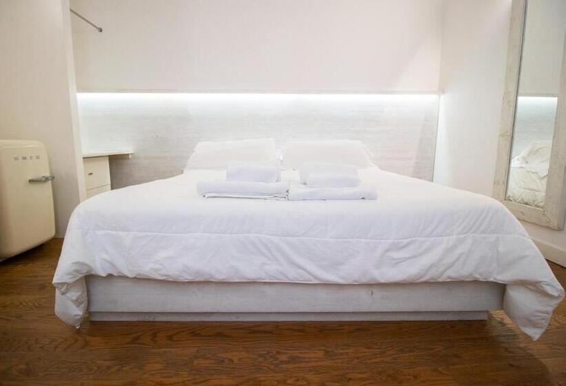 تختخواب و صبحانه Sui Tetti Luxury Rooms