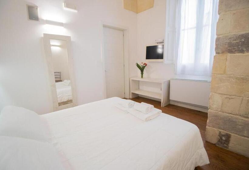 تختخواب و صبحانه Sui Tetti Luxury Rooms