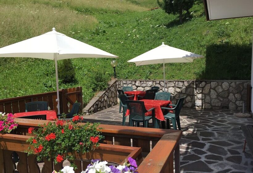 בית מלון כפרי Garni Astor